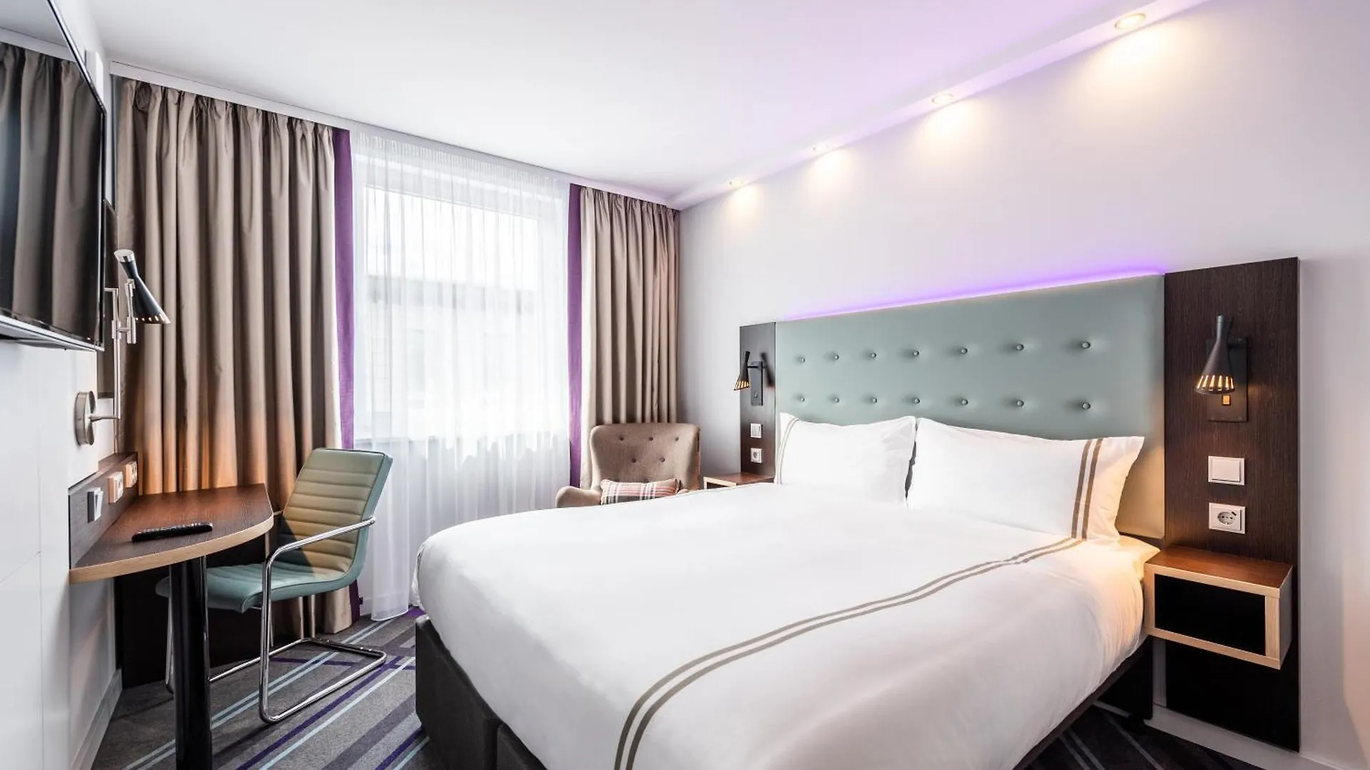 Premier Inn Hamburg City Millerntor 3*,